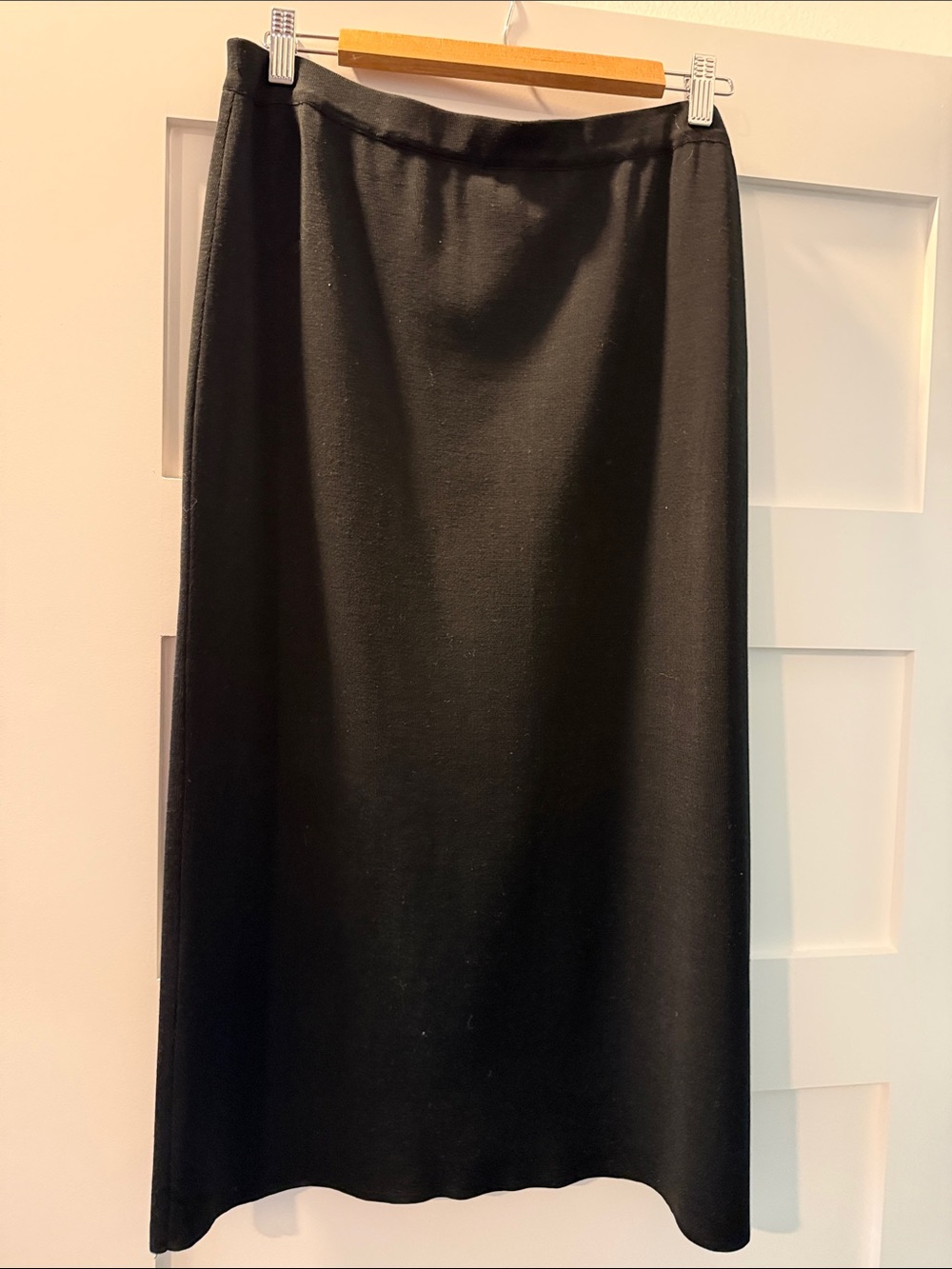 Ming Wang Black Midi Skirt - Sleek Straight Silhouette